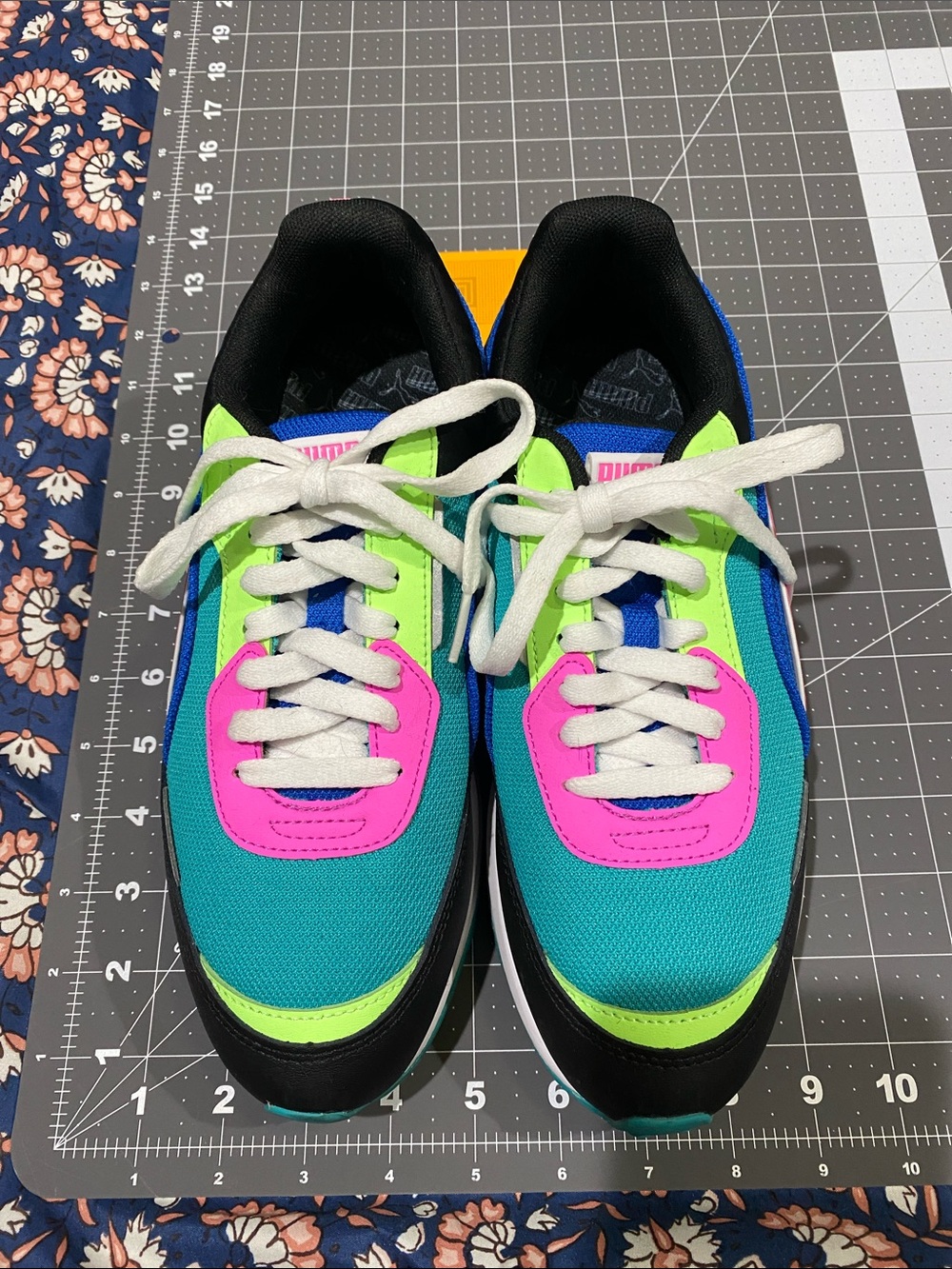 Puma Women’s size 9 Future Rider Vibrant Color Athletic Sneakers EUC - Picture 3 of 9